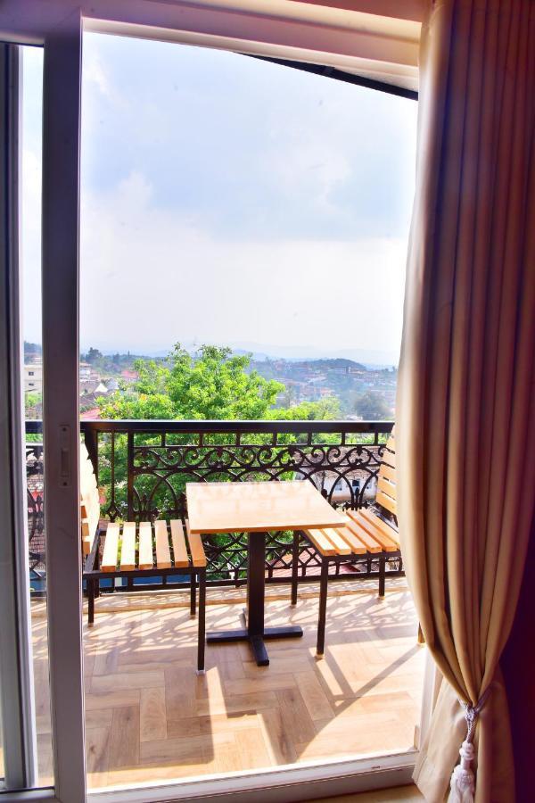 Hotel Coorg Palace Madikeri Zewnętrze zdjęcie